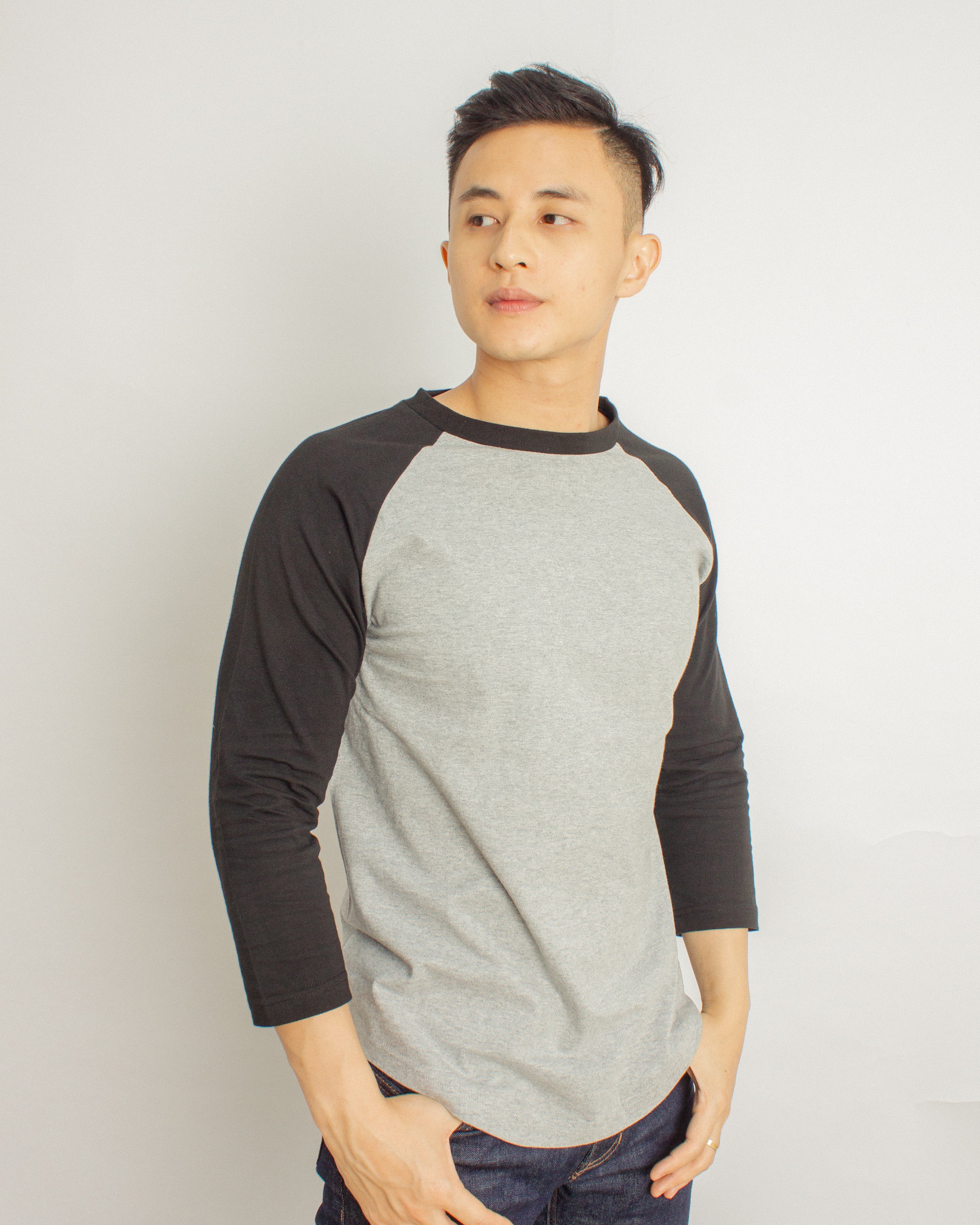 Japanese Heavyweight Raglan 3/4 Sleeve Tee Unisex (Grey+ Black Sleeve)